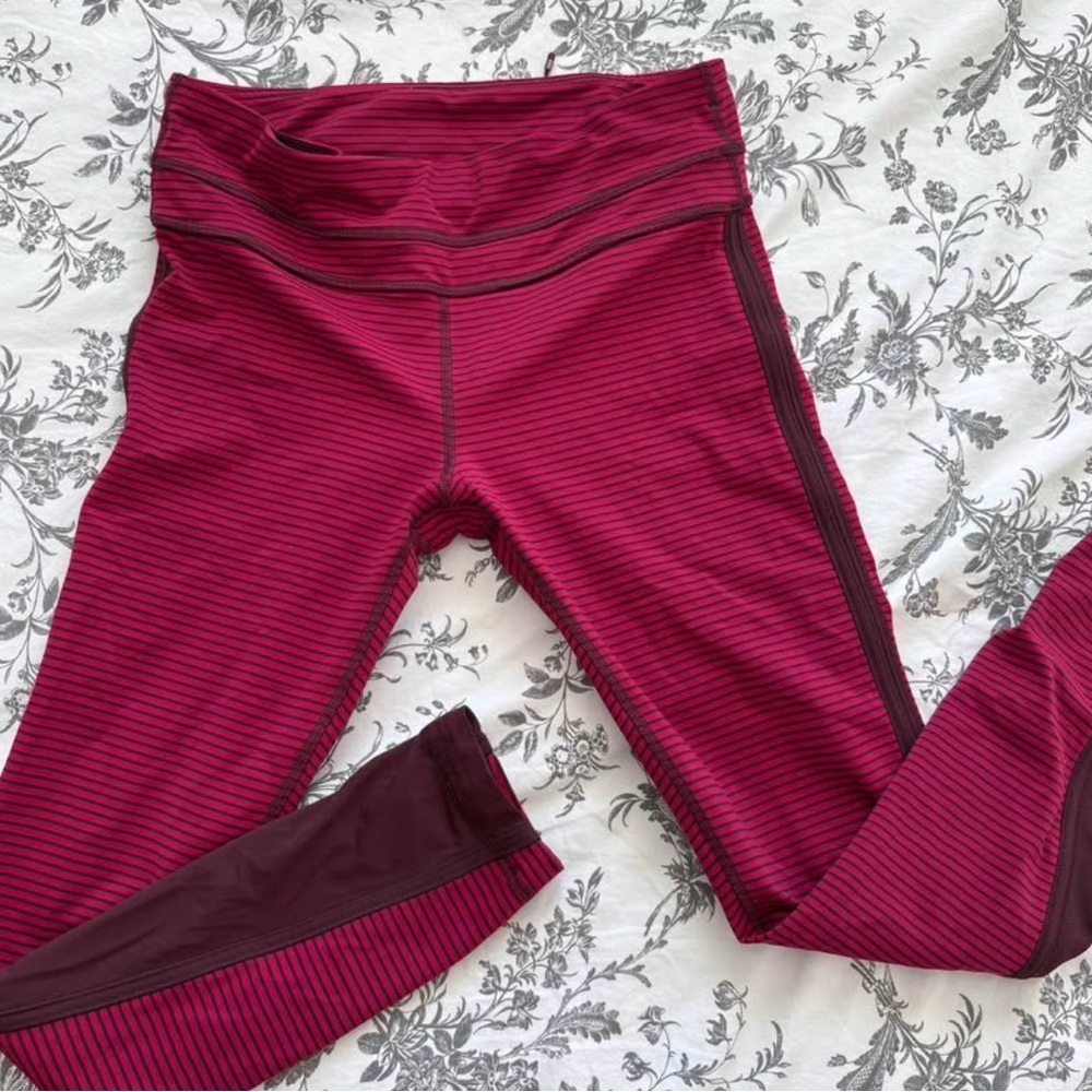Lululemon Striped Burgundy Leggings cropped length size 6